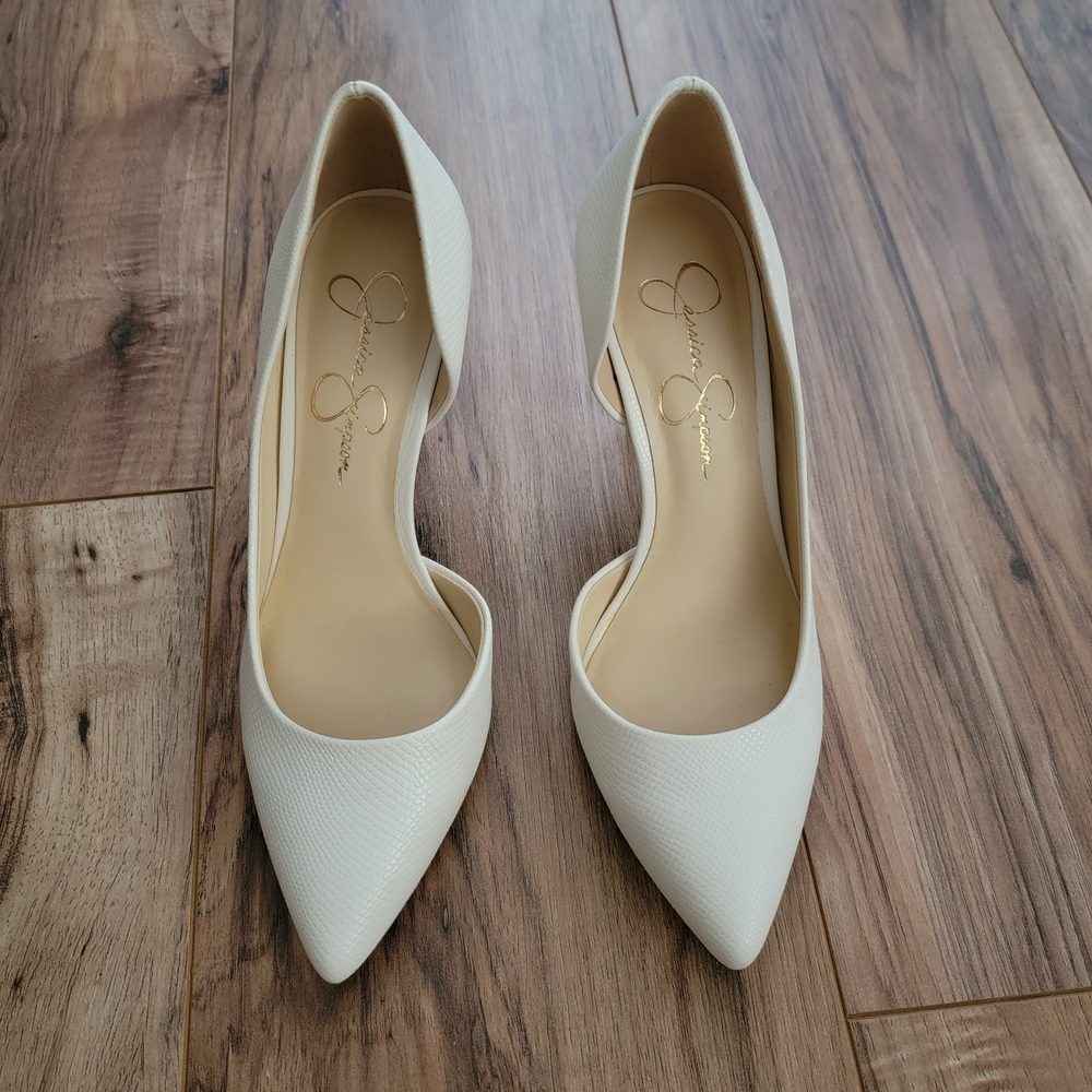 Jessica Simpson White Pointed-Toe Heels Size 7